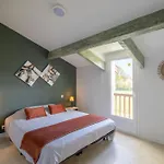 Villa Piscine Et Jacuzzi Interieurs