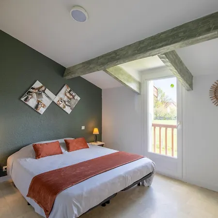 ヴィラ Piscine Et Jacuzzi Interieurs