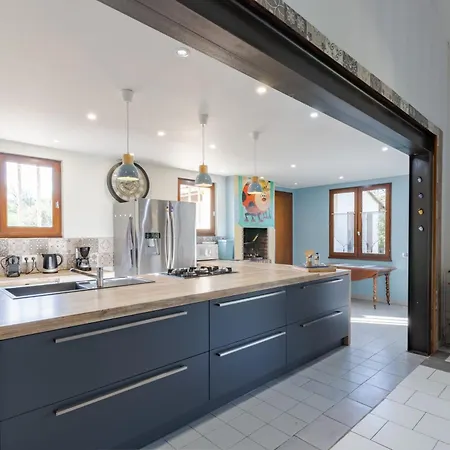 Piscine Et Jacuzzi Interieurs ヴィラ Cherveix-Cubas