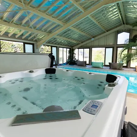 Piscine Et Jacuzzi Interieurs Cherveix-Cubas
