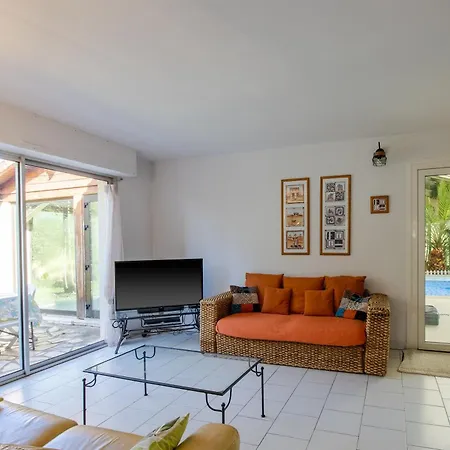 Piscine Et Jacuzzi Intérieurs Villa *