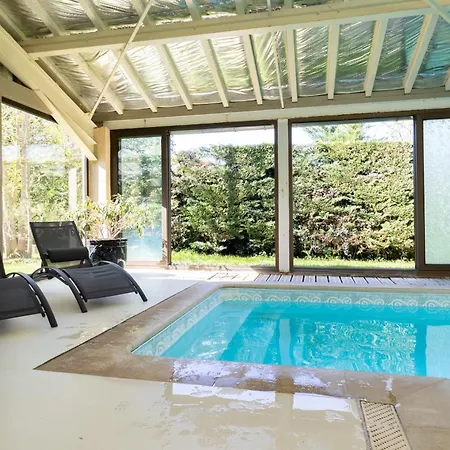 Piscine Et Jacuzzi Intérieurs * Cherveix-Cubas