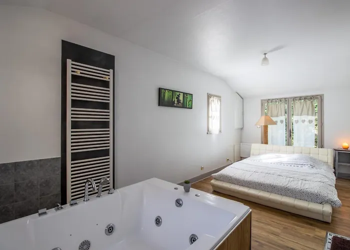 Piscine Et Jacuzzi Interieurs Villa *