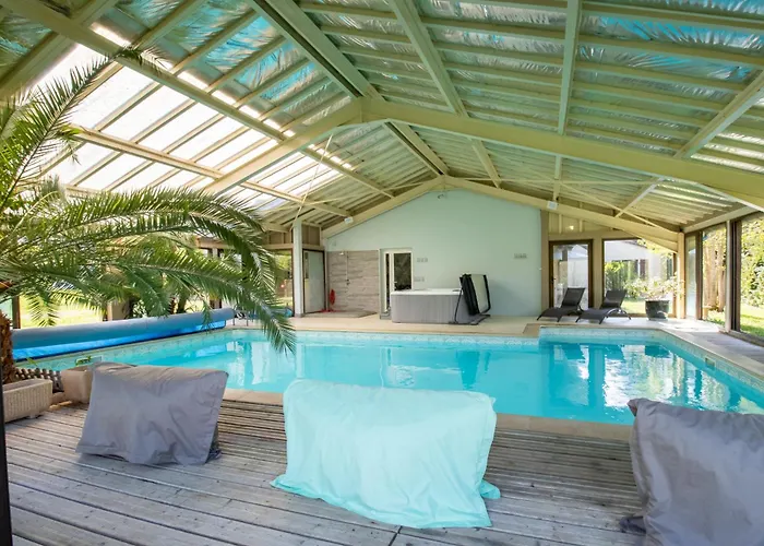 Piscine Et Jacuzzi Interieurs Villa *