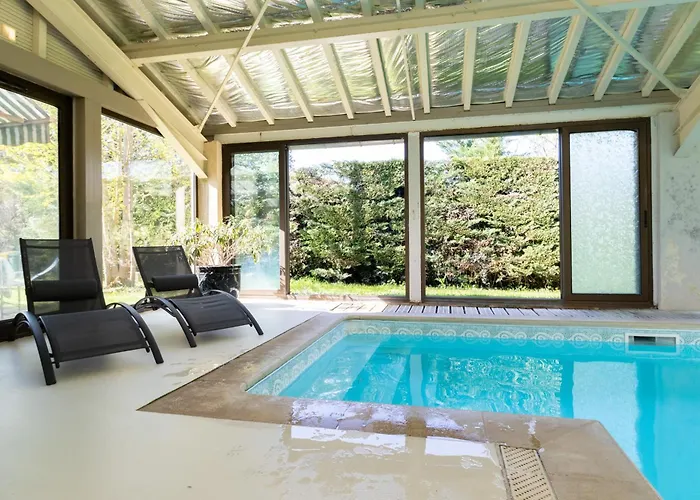 Piscine Et Jacuzzi Interieurs Cherveix-Cubas